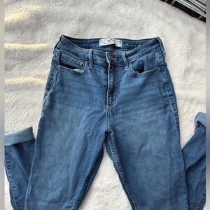Hollister Women's Classic Blue Skinny Jeans